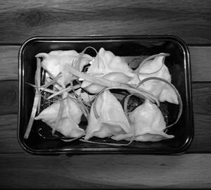 Black Pepper Jain Veggies Momos