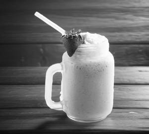 Strawberry milk shake