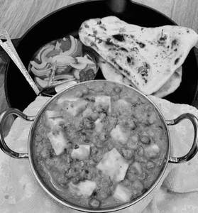 Matar Paneer with [ 2 ] Butter Naan