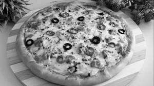 Chicken Cheese Pizza