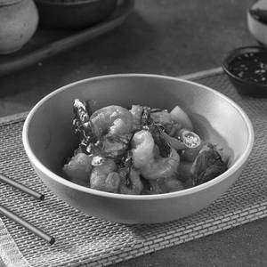 Stir Fried Chilli & Basil Prawn