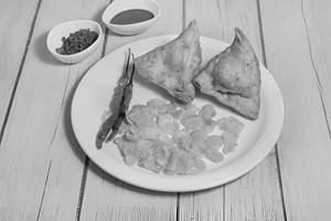 Samosa Plate (2 Pieces)