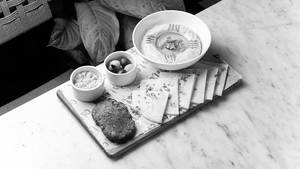Jain Mediterranean Hummus Platter