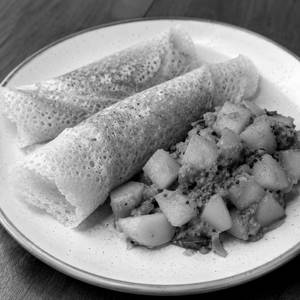Chakuli [2 pieces] with aloo kasa