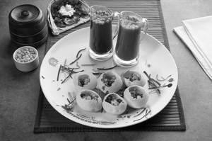 Pani Puri { Gol- Gappe } 10 Pcs