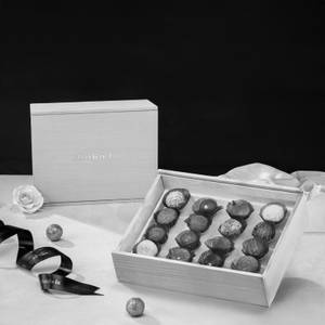 Signature Truffle Chocolate Hamper [Serves 4]