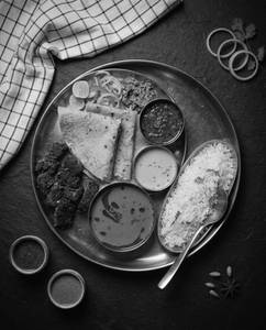 Kale Chicken Sukka Thali