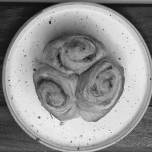 Caramelised Pecan Nuts Roll [Serves 2-3]