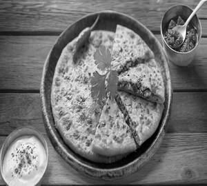Onion Paratha [2 Pieces] [Breakfast]