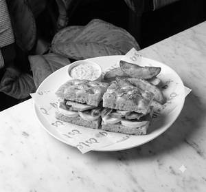 Avocado & Basil Sandwich