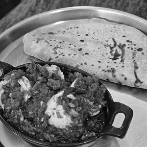 Chapathi With Egg Tomato Curry [bc]