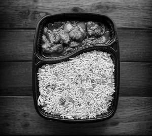Egg Fried Rice And Boneless Chilli Chicken (4 Pieces)