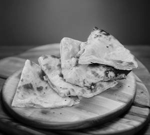 Mm Cheese Naan (300Gms)