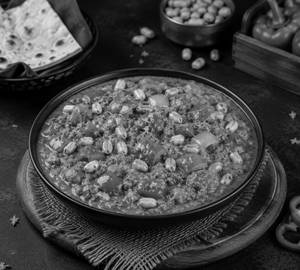 Royal  Peanut Capsicum Masala With 2 Paratha