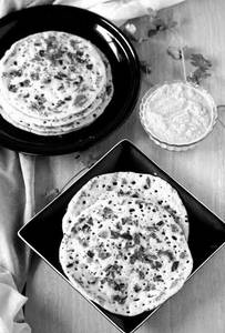 Garlic Uthappam                                                 
