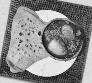 Plain Paratha With Egg Curry (2 Roti)