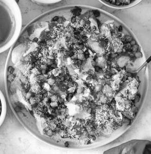 Samosa Chat With Choley [No Onion No Garlic ]