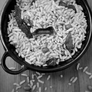 Kara Pori 200Gm