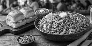 Noodles with Pav Bhaji [2 Pav]