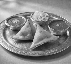 Chutney Samosa Plate
