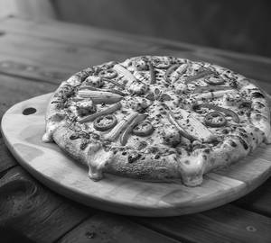 Cheese burst pizza