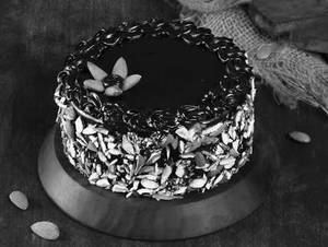 Almond Choco Chips Cool Cake