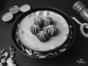 Kairukatti Kola Urundai (5 Pcs)