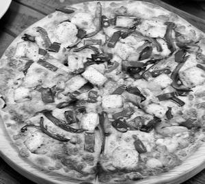 Makhani paneer pizza