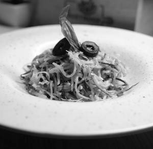 Zucchini Aglio E Olio (zucchini Zoodles)- Table