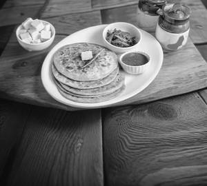 Aloo Chilly Cheese Paratha [2 Pieces]