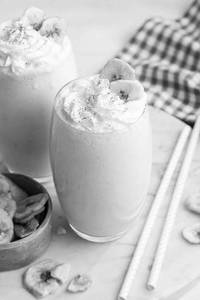 Banana Shake With Ice Cream