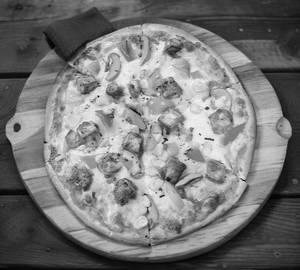 Tandoori paneer twist pizza