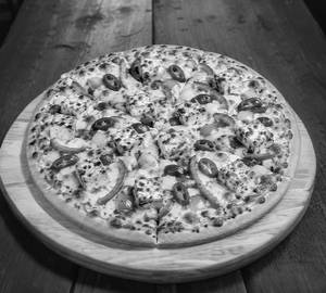 Smoky Paneer Paprika Pizza