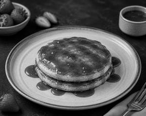 Strawberry Bliss Oats Pancake [2 Pieces]