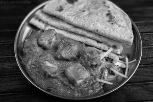 2 butter nan with Paneer masala