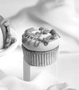 LOTUS CUPCAKE