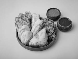 Mixed Pakoda Platter