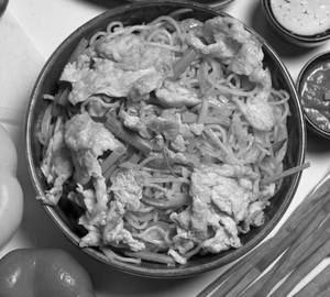 Egg Hakka Noodles
