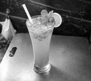Blue ocean mojito