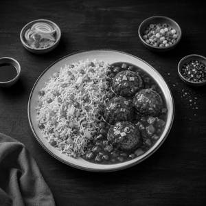 Veg Fried Rice with Manchurian [4 Pieces]