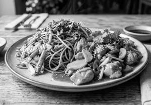 Veg Chowmein With Ginger Chicken