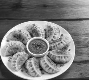Veg Pan Fried Momos