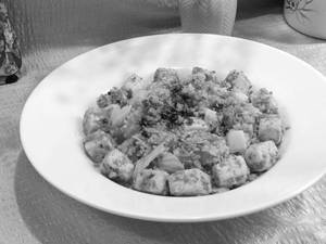 Grilled paneer quinoa salad