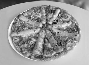 Spicy Bhuna Chicken & Sausage Pizza