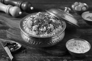 Handi Veg Biryani With Raita