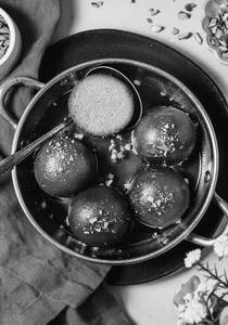 Gulab Jamun (4pcs)