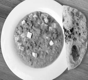 Jain Matar Paneer + Plain Roti (3 Pieces)