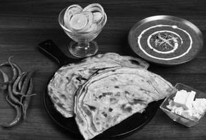 Dal Makhni With Lachha Parantha