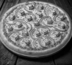 Classic paneer pizza