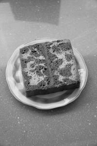 MARBLE CAKE SLICE